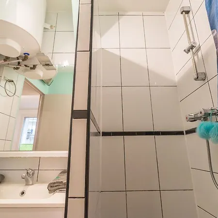 Studio At Colonel Fabien *