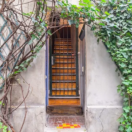 Studio At Colonel Fabien *