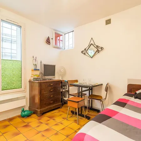 Studio At Colonel Fabien Paris