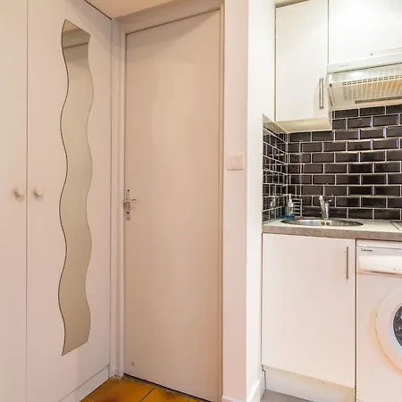 Studio At Colonel Fabien Paris