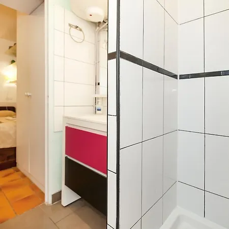 Studio At Colonel Fabien *