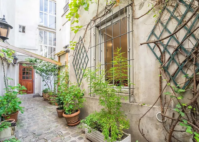 Studio At Colonel Fabien * Paris