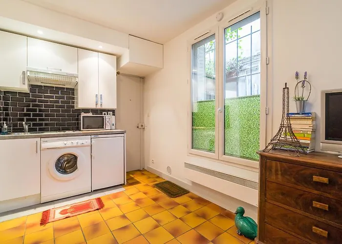 Apartment Studio At Colonel Fabien